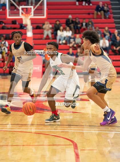 Thumbnail 2 in Baldwin vs Brentwood (NYSPHSAA Class AA Regional) photogallery.