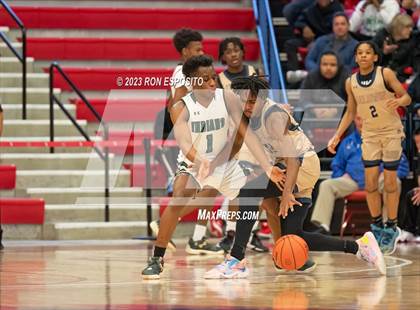 Thumbnail 3 in Baldwin vs Brentwood (NYSPHSAA Class AA Regional) photogallery.