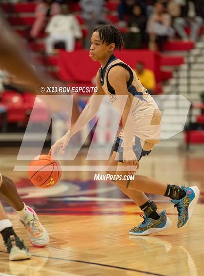 Thumbnail 3 in Baldwin vs Brentwood (NYSPHSAA Class AA Regional) photogallery.
