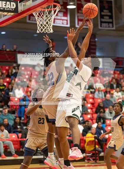 Thumbnail 2 in Baldwin vs Brentwood (NYSPHSAA Class AA Regional) photogallery.