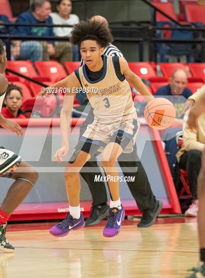Thumbnail 3 in Baldwin vs Brentwood (NYSPHSAA Class AA Regional) photogallery.