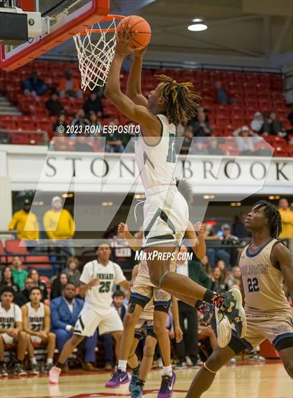 Thumbnail 2 in Baldwin vs Brentwood (NYSPHSAA Class AA Regional) photogallery.