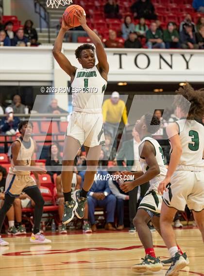 Thumbnail 2 in Baldwin vs Brentwood (NYSPHSAA Class AA Regional) photogallery.