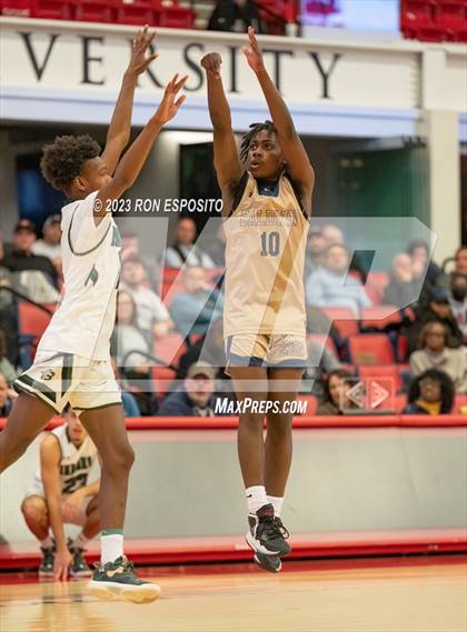 Thumbnail 3 in Baldwin vs Brentwood (NYSPHSAA Class AA Regional) photogallery.