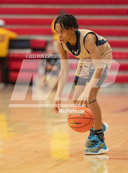 Thumbnail 2 in Baldwin vs Brentwood (NYSPHSAA Class AA Regional) photogallery.