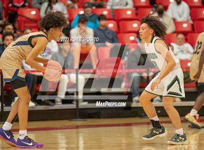 Thumbnail 2 in Baldwin vs Brentwood (NYSPHSAA Class AA Regional) photogallery.