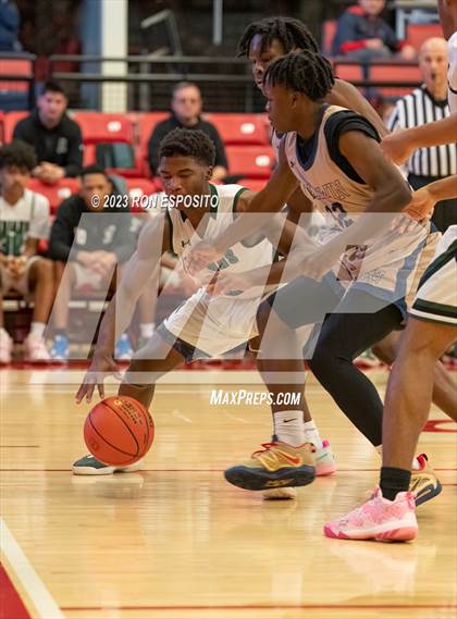 Thumbnail 1 in Baldwin vs Brentwood (NYSPHSAA Class AA Regional) photogallery.