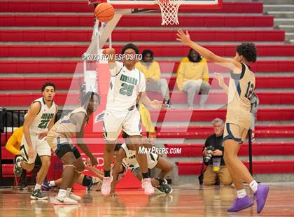 Thumbnail 3 in Baldwin vs Brentwood (NYSPHSAA Class AA Regional) photogallery.