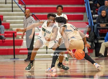 Thumbnail 3 in Baldwin vs Brentwood (NYSPHSAA Class AA Regional) photogallery.