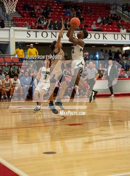 Thumbnail 3 in Baldwin vs Brentwood (NYSPHSAA Class AA Regional) photogallery.