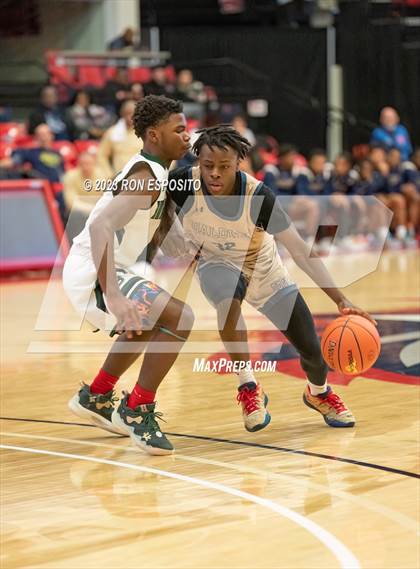 Thumbnail 2 in Baldwin vs Brentwood (NYSPHSAA Class AA Regional) photogallery.