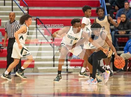 Thumbnail 2 in Baldwin vs Brentwood (NYSPHSAA Class AA Regional) photogallery.