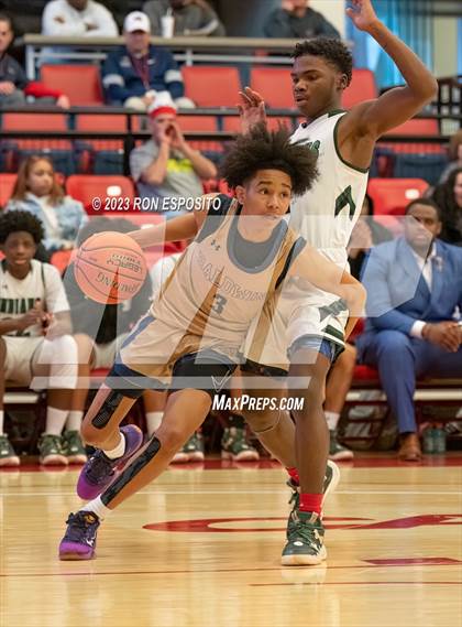 Thumbnail 3 in Baldwin vs Brentwood (NYSPHSAA Class AA Regional) photogallery.