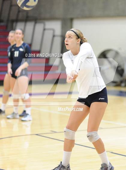 Thumbnail 2 in Trabuco Hills vs. San Clemente (OC Varsity Classic ) photogallery.