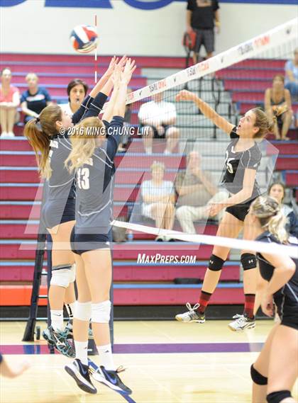 Thumbnail 2 in Trabuco Hills vs. San Clemente (OC Varsity Classic ) photogallery.