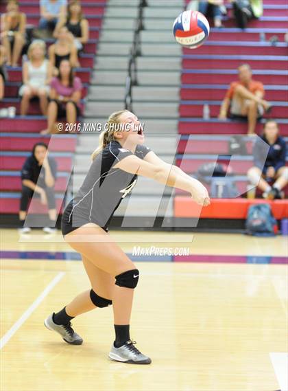 Thumbnail 2 in Trabuco Hills vs. San Clemente (OC Varsity Classic ) photogallery.
