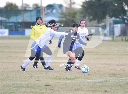 Thumbnail 1 in A.J. Ellender @ Ursuline Academy (Scrimmage) photogallery.
