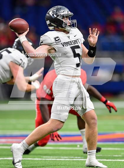 Thumbnail 1 in Katy vs. Vandegrift (UIL 6A D2 Semifinal) photogallery.