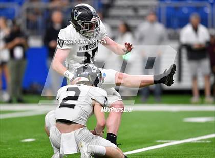 Thumbnail 2 in Katy vs. Vandegrift (UIL 6A D2 Semifinal) photogallery.