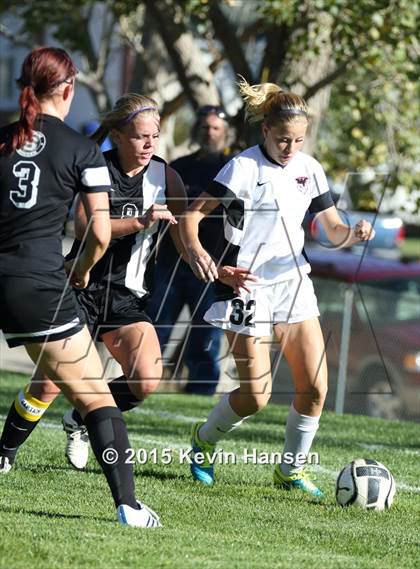 Thumbnail 1 in Weber vs. Syracuse (UHSAA 5A 1st Round Playoff) photogallery.