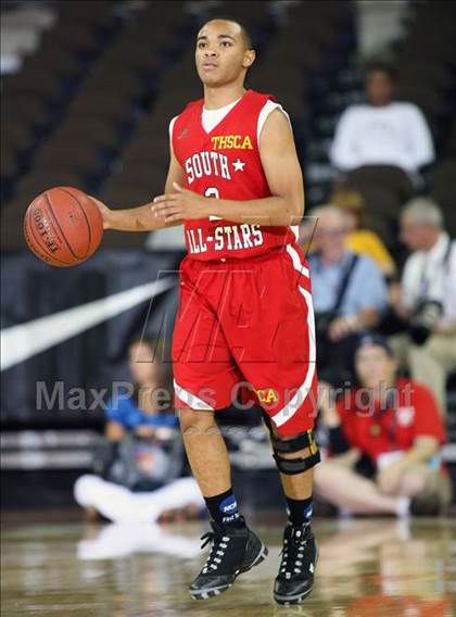 Thumbnail 3 in 2009 THCA All-Star Basketball Game photogallery.