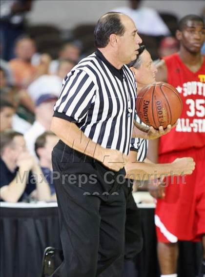 Thumbnail 3 in 2009 THCA All-Star Basketball Game photogallery.