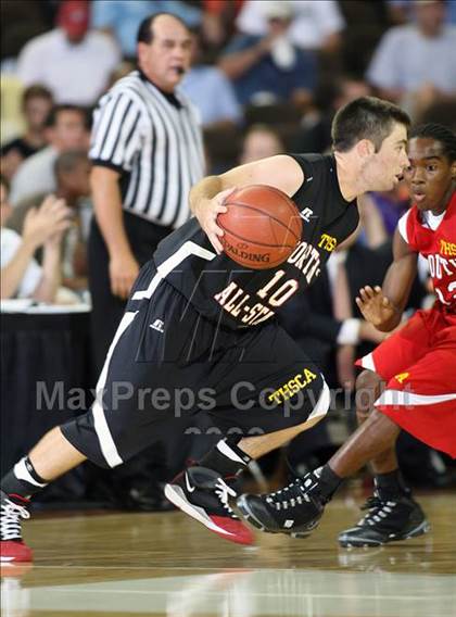 Thumbnail 2 in 2009 THCA All-Star Basketball Game photogallery.