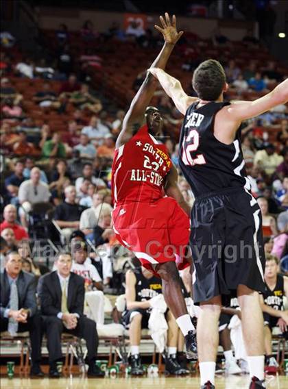 Thumbnail 1 in 2009 THCA All-Star Basketball Game photogallery.