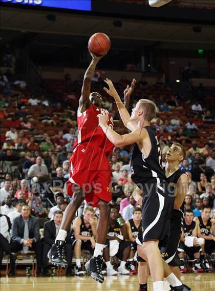 Thumbnail 2 in 2009 THCA All-Star Basketball Game photogallery.