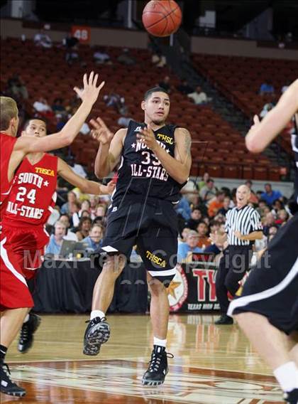 Thumbnail 3 in 2009 THCA All-Star Basketball Game photogallery.