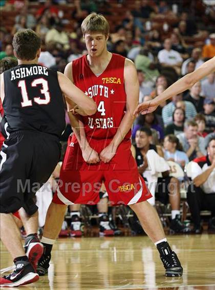 Thumbnail 3 in 2009 THCA All-Star Basketball Game photogallery.