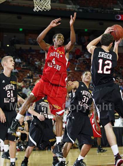 Thumbnail 3 in 2009 THCA All-Star Basketball Game photogallery.