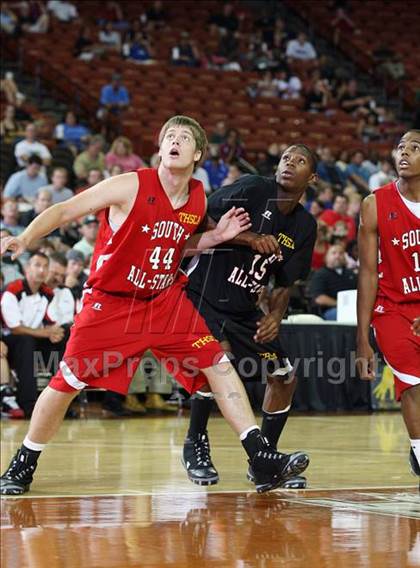 Thumbnail 1 in 2009 THCA All-Star Basketball Game photogallery.