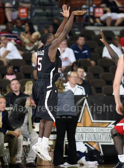 Thumbnail 3 in 2009 THCA All-Star Basketball Game photogallery.