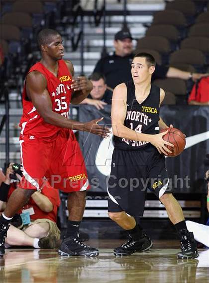 Thumbnail 3 in 2009 THCA All-Star Basketball Game photogallery.