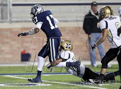 Thumbnail 3 in Paris vs. Kaufman (UIL 3A Division 1 Bi-District Playoff) photogallery.