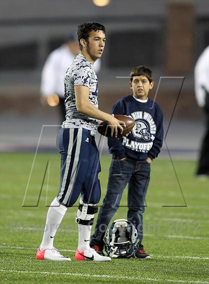 Thumbnail 3 in Paris vs. Kaufman (UIL 3A Division 1 Bi-District Playoff) photogallery.