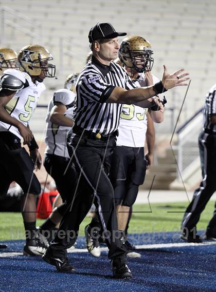 Thumbnail 3 in Paris vs. Kaufman (UIL 3A Division 1 Bi-District Playoff) photogallery.