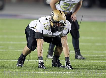 Thumbnail 2 in Paris vs. Kaufman (UIL 3A Division 1 Bi-District Playoff) photogallery.