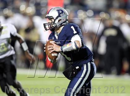 Thumbnail 1 in Paris vs. Kaufman (UIL 3A Division 1 Bi-District Playoff) photogallery.