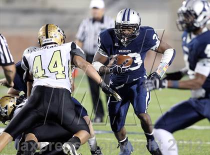 Thumbnail 2 in Paris vs. Kaufman (UIL 3A Division 1 Bi-District Playoff) photogallery.