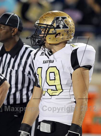 Thumbnail 1 in Paris vs. Kaufman (UIL 3A Division 1 Bi-District Playoff) photogallery.