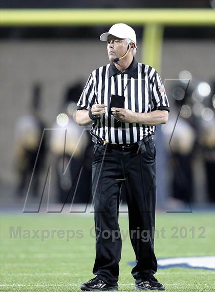 Thumbnail 1 in Paris vs. Kaufman (UIL 3A Division 1 Bi-District Playoff) photogallery.