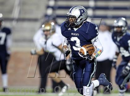Thumbnail 3 in Paris vs. Kaufman (UIL 3A Division 1 Bi-District Playoff) photogallery.
