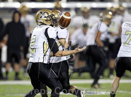 Thumbnail 2 in Paris vs. Kaufman (UIL 3A Division 1 Bi-District Playoff) photogallery.
