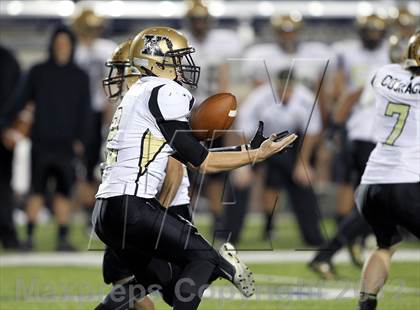 Thumbnail 3 in Paris vs. Kaufman (UIL 3A Division 1 Bi-District Playoff) photogallery.