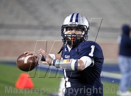 Thumbnail 2 in Paris vs. Kaufman (UIL 3A Division 1 Bi-District Playoff) photogallery.