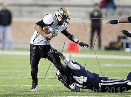 Thumbnail 3 in Paris vs. Kaufman (UIL 3A Division 1 Bi-District Playoff) photogallery.