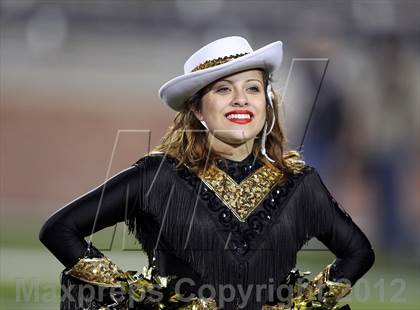 Thumbnail 2 in Paris vs. Kaufman (UIL 3A Division 1 Bi-District Playoff) photogallery.