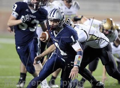 Thumbnail 3 in Paris vs. Kaufman (UIL 3A Division 1 Bi-District Playoff) photogallery.